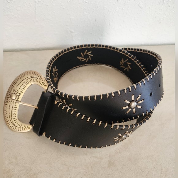 Accessories - Boho Western Whipstitch Belt Floral Cutout Black Belt w/ Moon And Star Buckle
